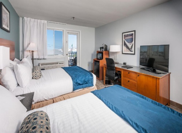 Rockland Harbor Hotel image 25
