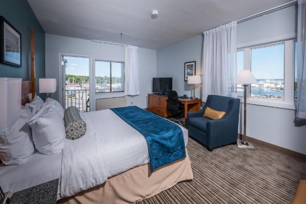 Rockland Harbor Hotel image 27
