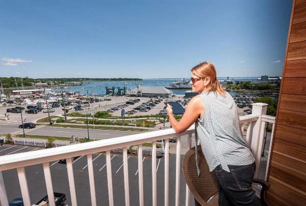 Rockland Harbor Hotel image 3